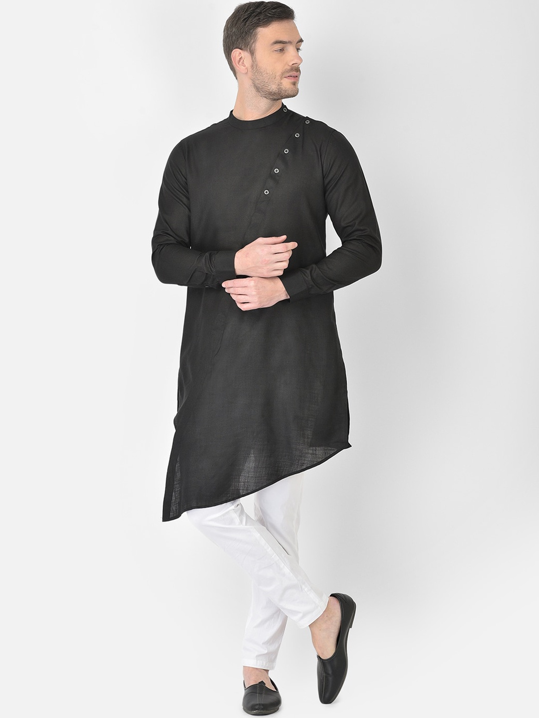 

SG LEMAN Men Black Solid Pure Cotton Kurta With Churidar