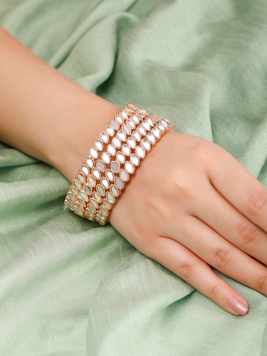 

Rubans Set of 4 Rose Gold-Plated Mirror Studded Bangles