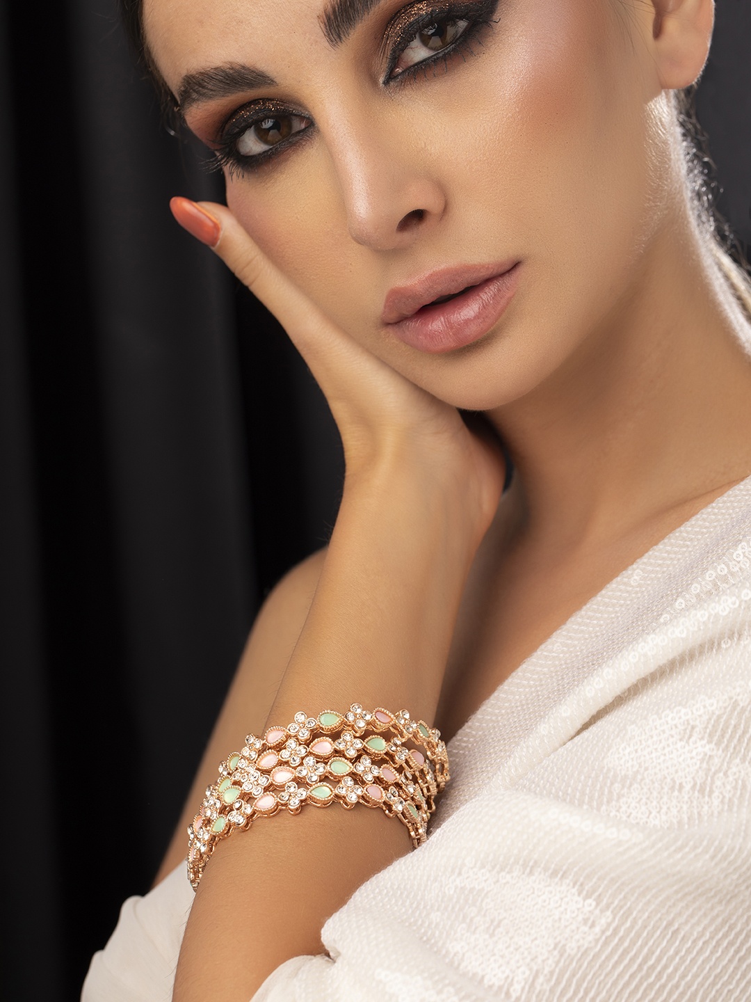

Rubans Set Of 4 Rose Gold-Plated Pink Stone-Studded Bangles