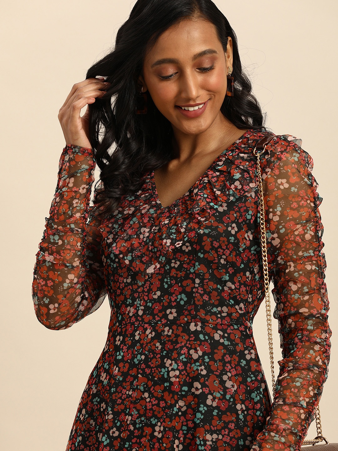 

COVER STORY Black Floral Mini Dress