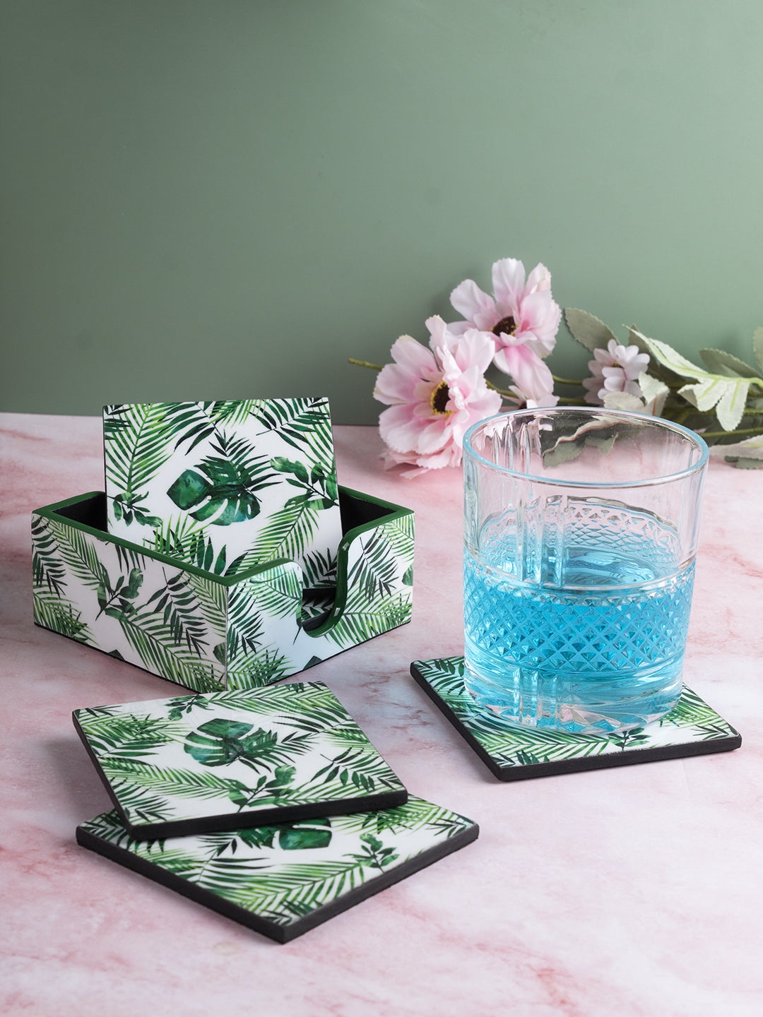 

MARKET99 Pack Of 6 Green & White Wooden Coaster Set with Holder Tableware