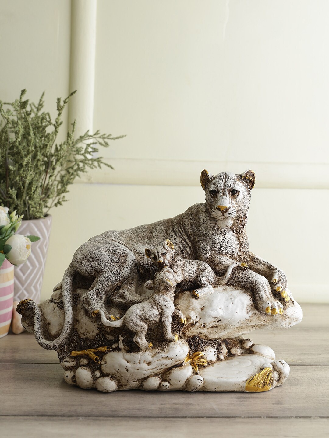 

CraftVatika Grey & Brown Tiger Statue Showpiece