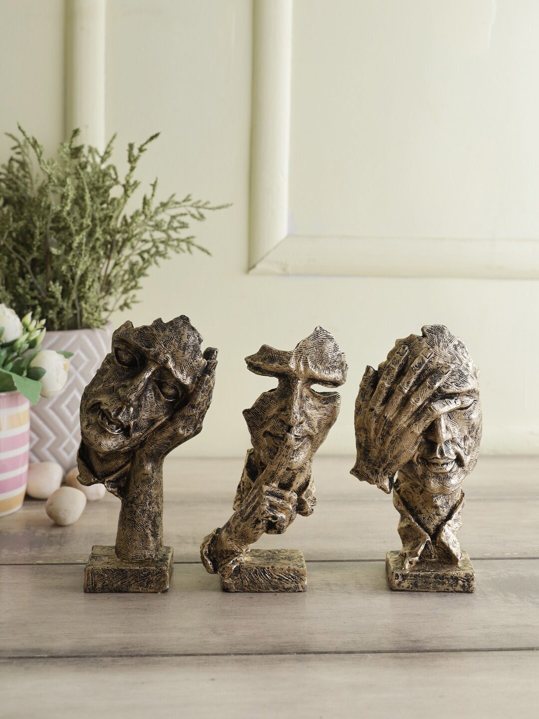 

CraftVatika Set Of 3 Brown Human Face With Hand Showpieces