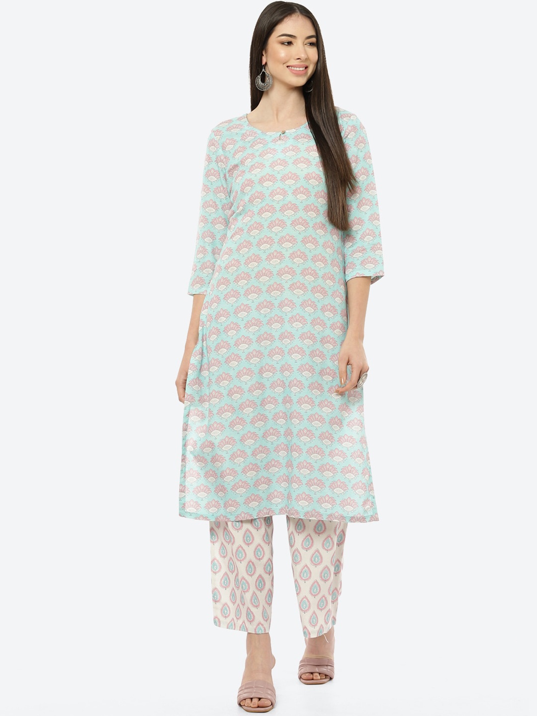 

Rangriti Women Blue Floral Printed Kurta with Trousers