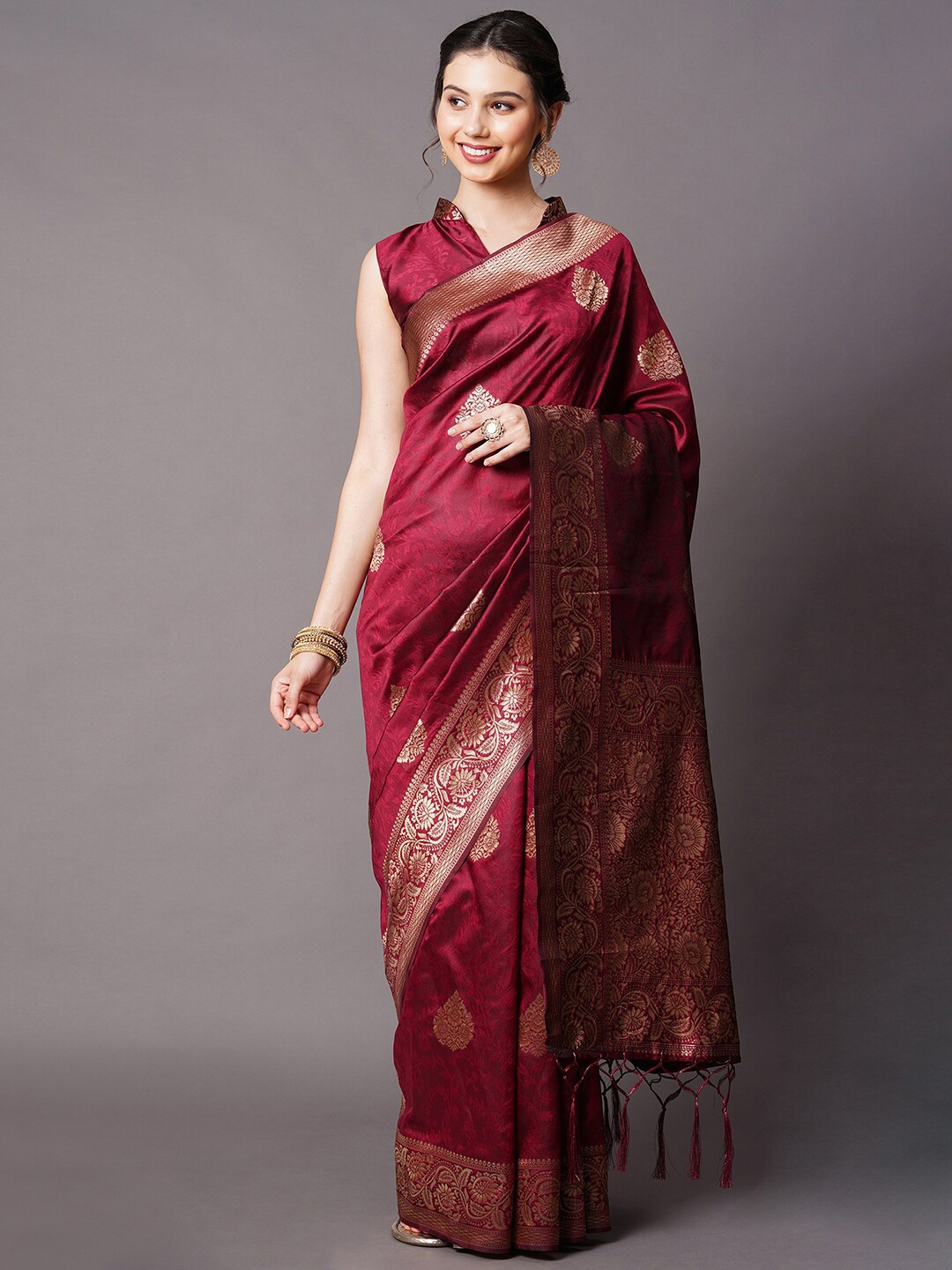 

Mitera Maroon & Gold-Toned Woven Design Silk Blend Banarasi Saree