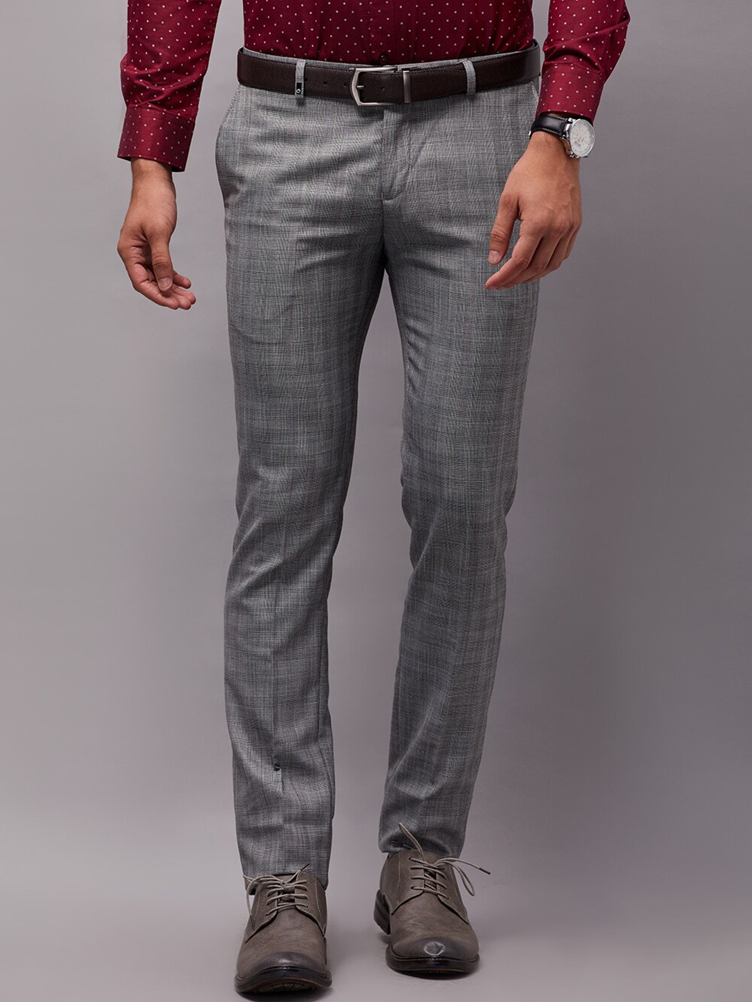 

Oxemberg Men Grey Checked Slim Fit Trousers