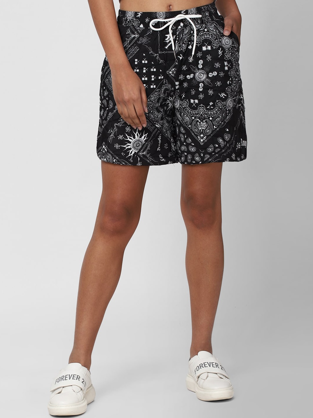 

FOREVER 21 Women Black Printed Shorts