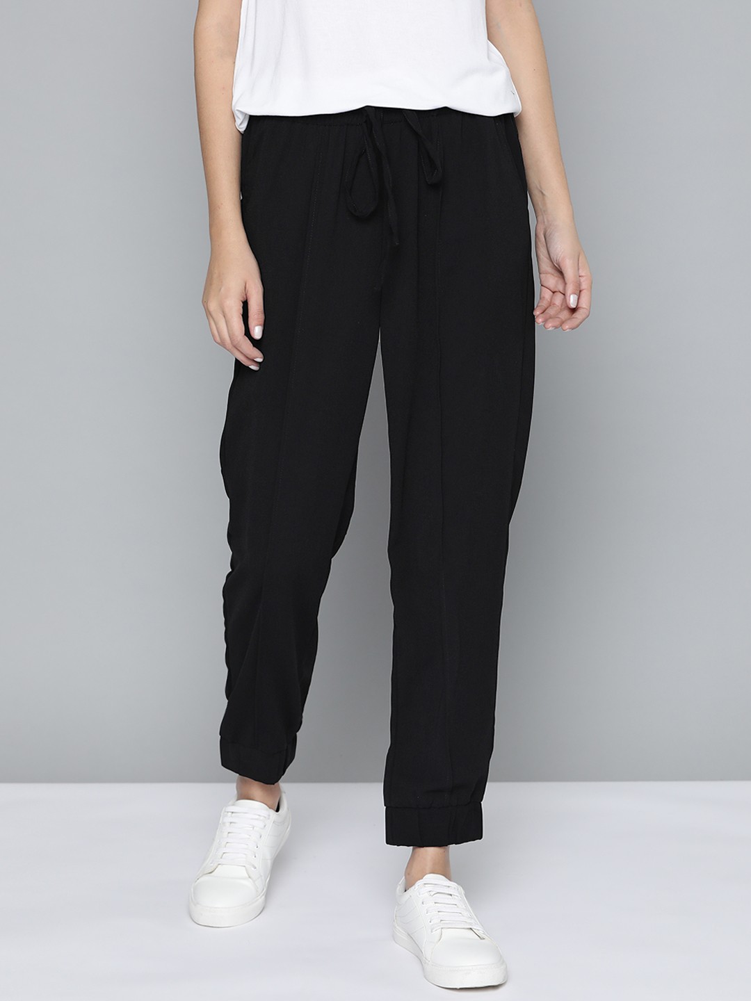 

Mast & Harbour Women Black Pleated Joggers