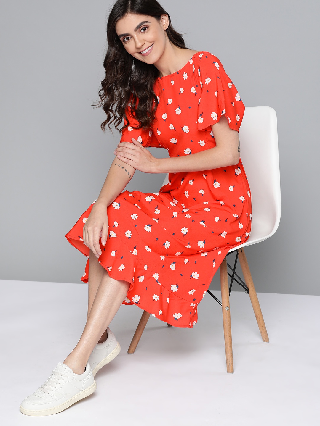 

Mast & Harbour Red & White Floral Print A-Line Midi Dress