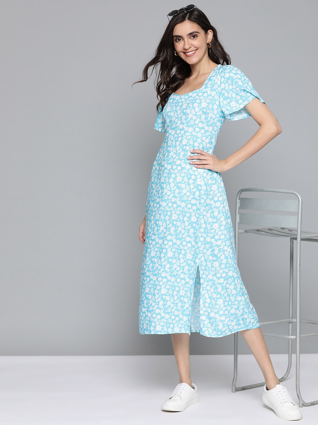 

Mast & Harbour Blue & White Floral A-Line Midi Dress