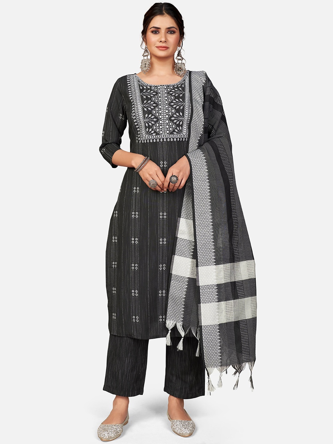 

Vbuyz Women Black Printed Cotton Blend Kurta with Trousers & With Dupatta
