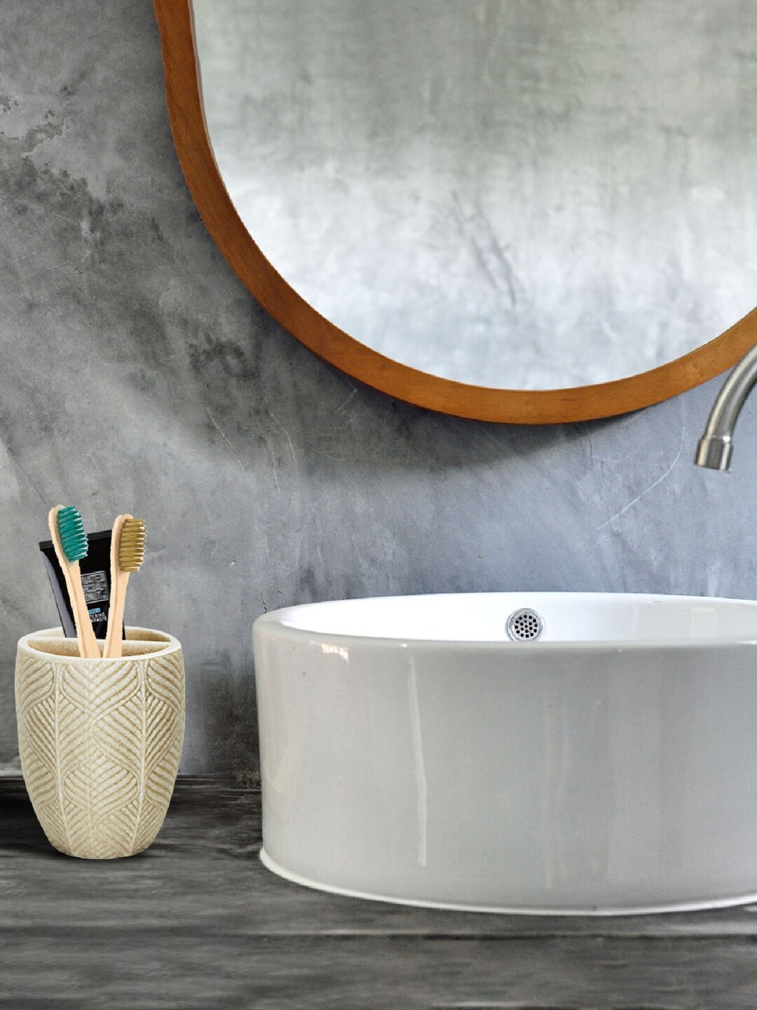 

MARKET99 White Solid Resin Soap Dispenser - 290 ml
