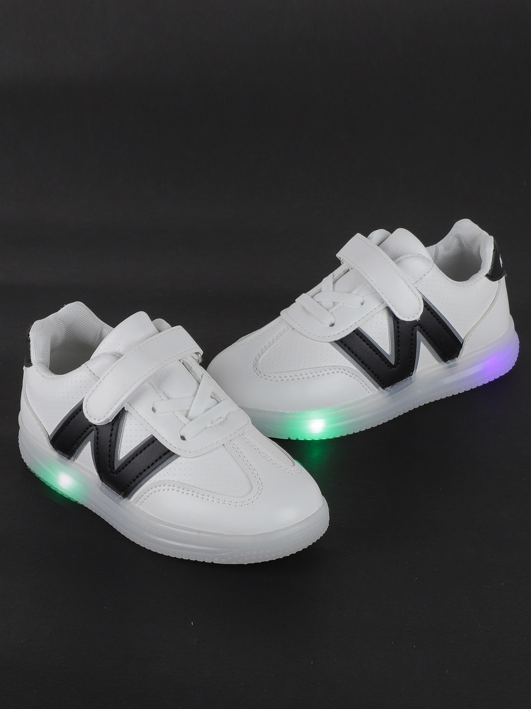

FEETWELL SHOES Unisex Kids White & Black LED Light Sneakers