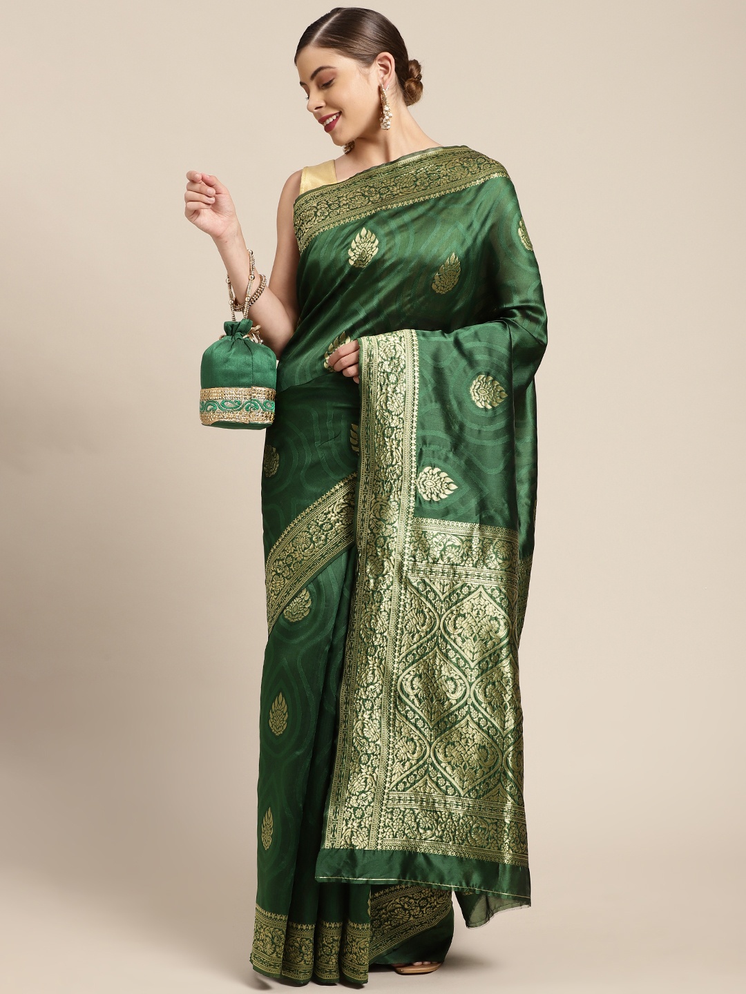 

KALINI Green & Gold-Toned Woven Design Zari Silk Blend Banarasi Saree