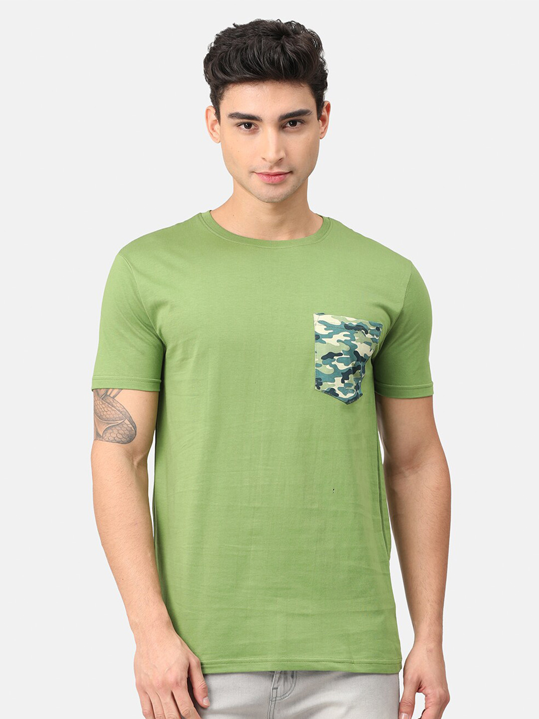 

Snitch Men Green & Blue Camouflage Printed Pocket T-shirt