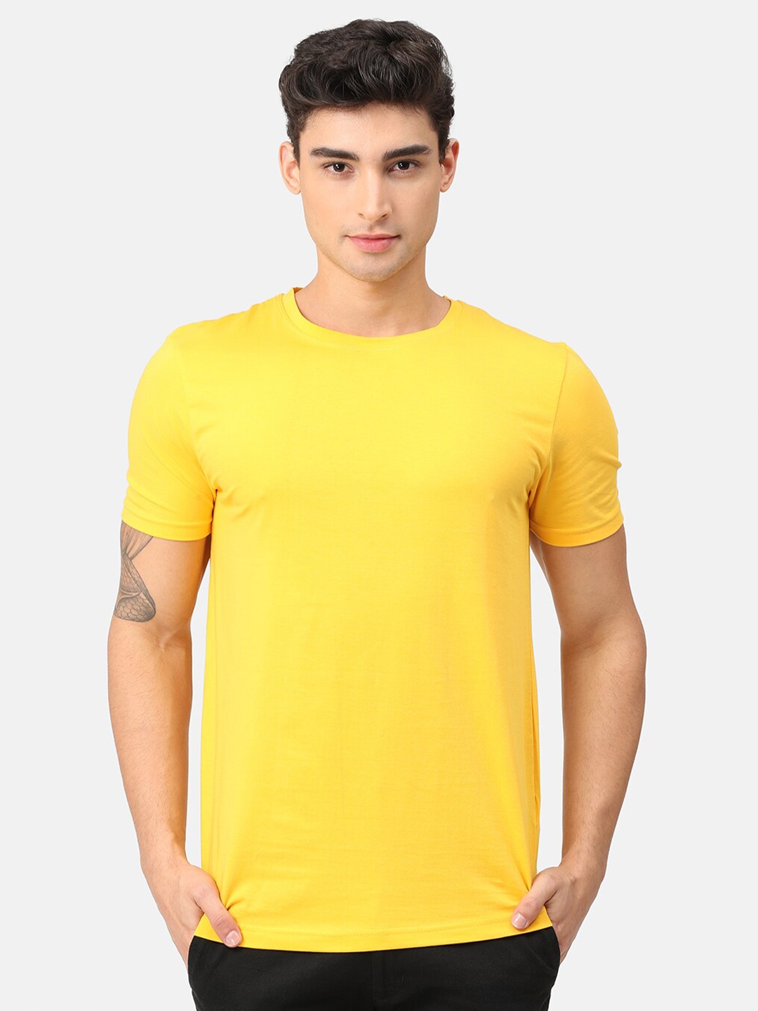 

Snitch Men Yellow Solid 4 Way Stretch Crew Neck Cotton T-Shirts