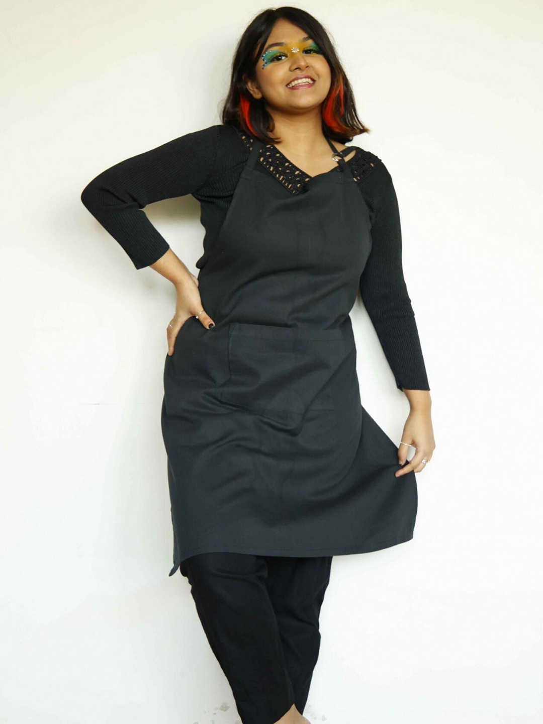 

Ariana Black Cotton Solid Apron