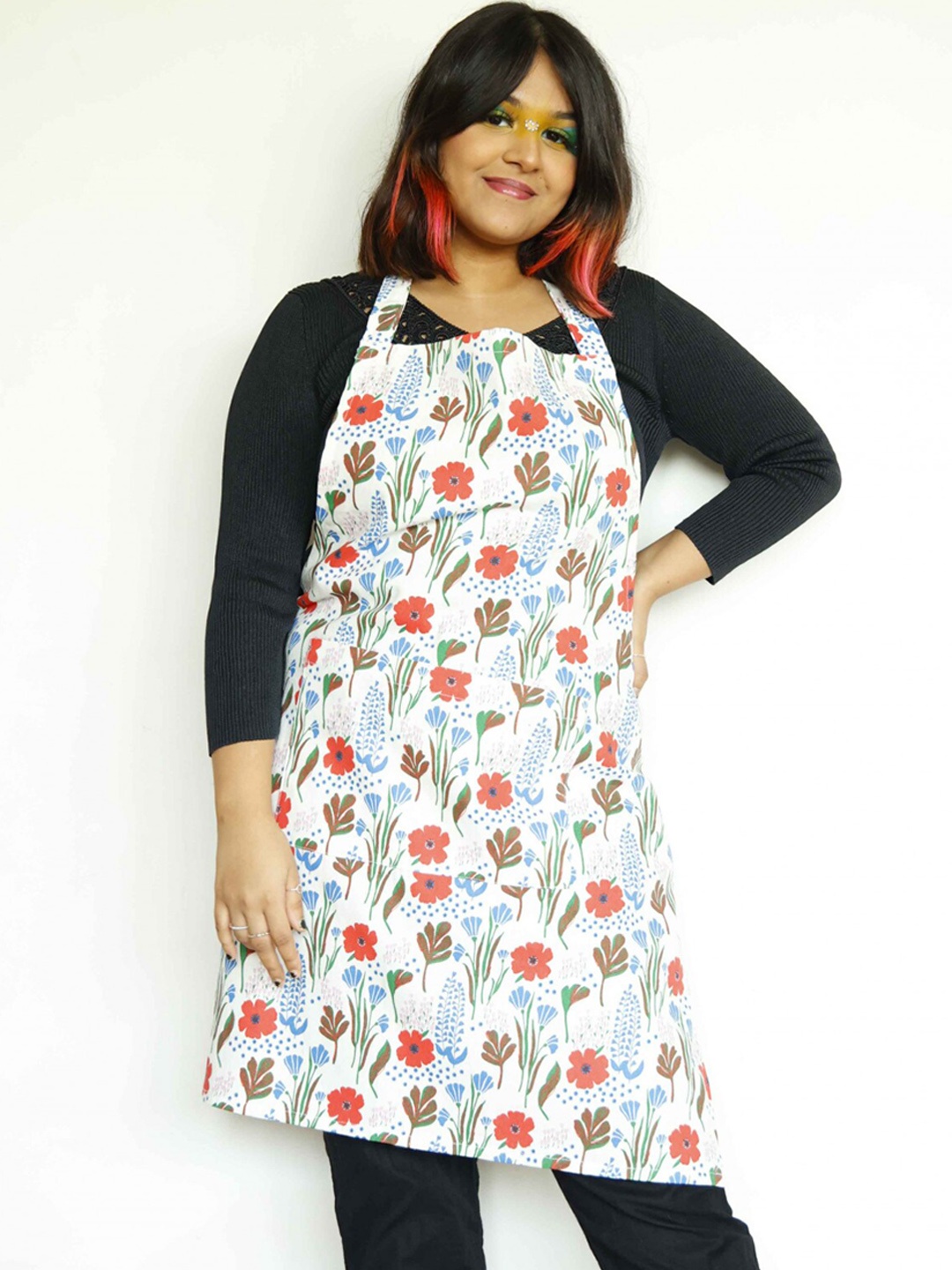 

Ariana Unisex White & Blue Printed Cotton Aprons