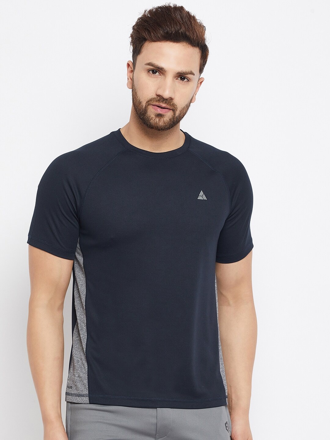 

ATHLISIS Men Navy Blue Solid Slim Fit Training or Gym T-shirt