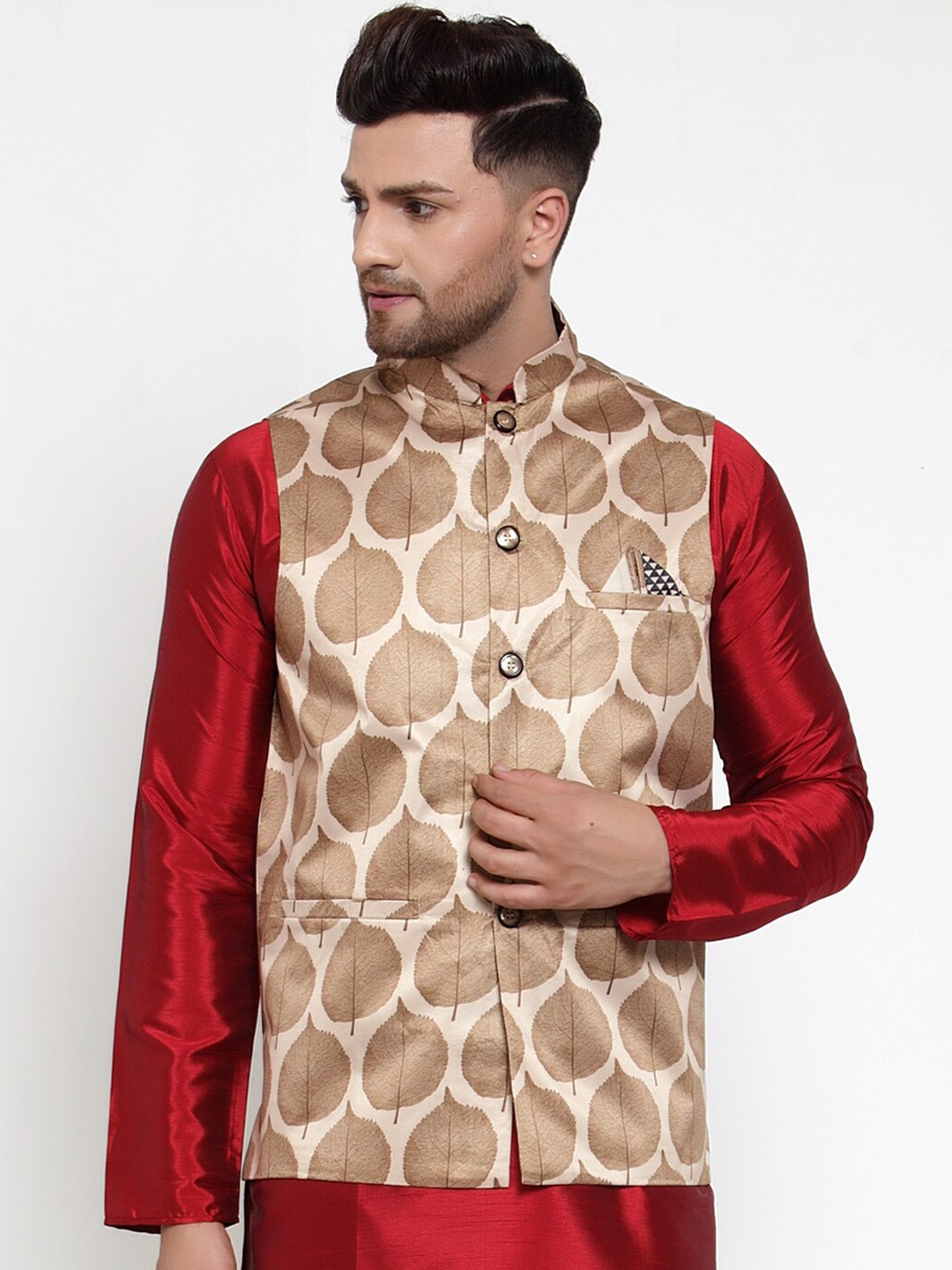 

Jompers Men Beige & Off White Printed Waistcoat