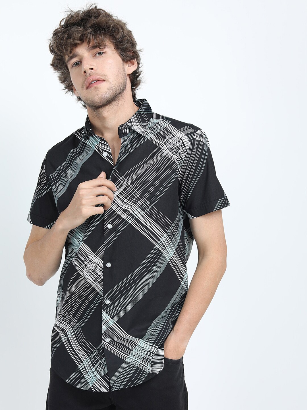 

HIGHLANDER Men Black & White Slim Fit Checked Casual Shirt