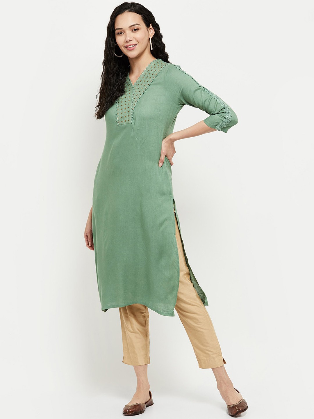

max Women Green & Golden Solid V-neck Linen Straight Kurta