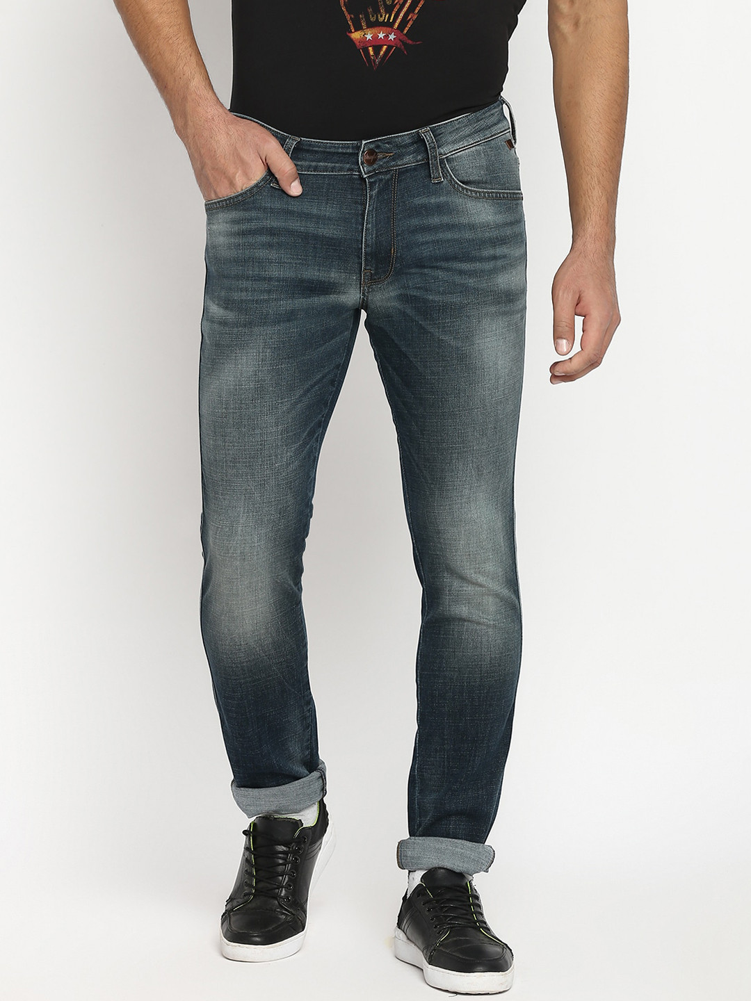 

Wrangler Men Blue Skanders Slim Fit Low-Rise Heavy Fade Stretchable Jeans