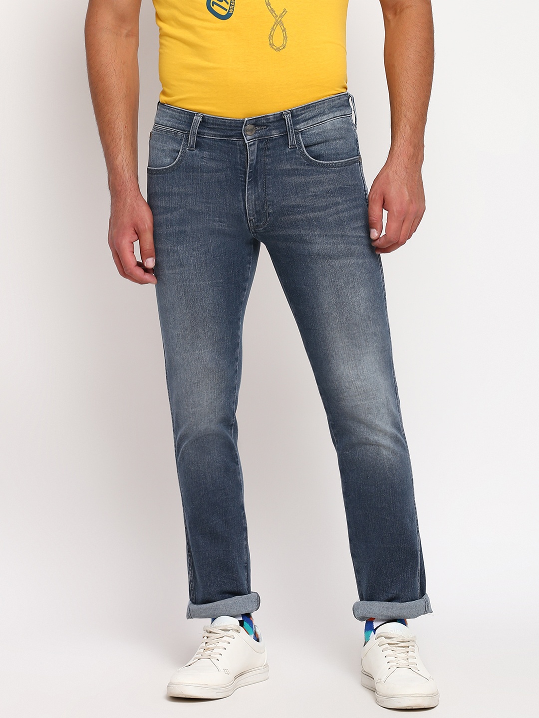 

Wrangler Men Blue Millard Low-Rise Low Distress Light Fade Stretchable Jeans