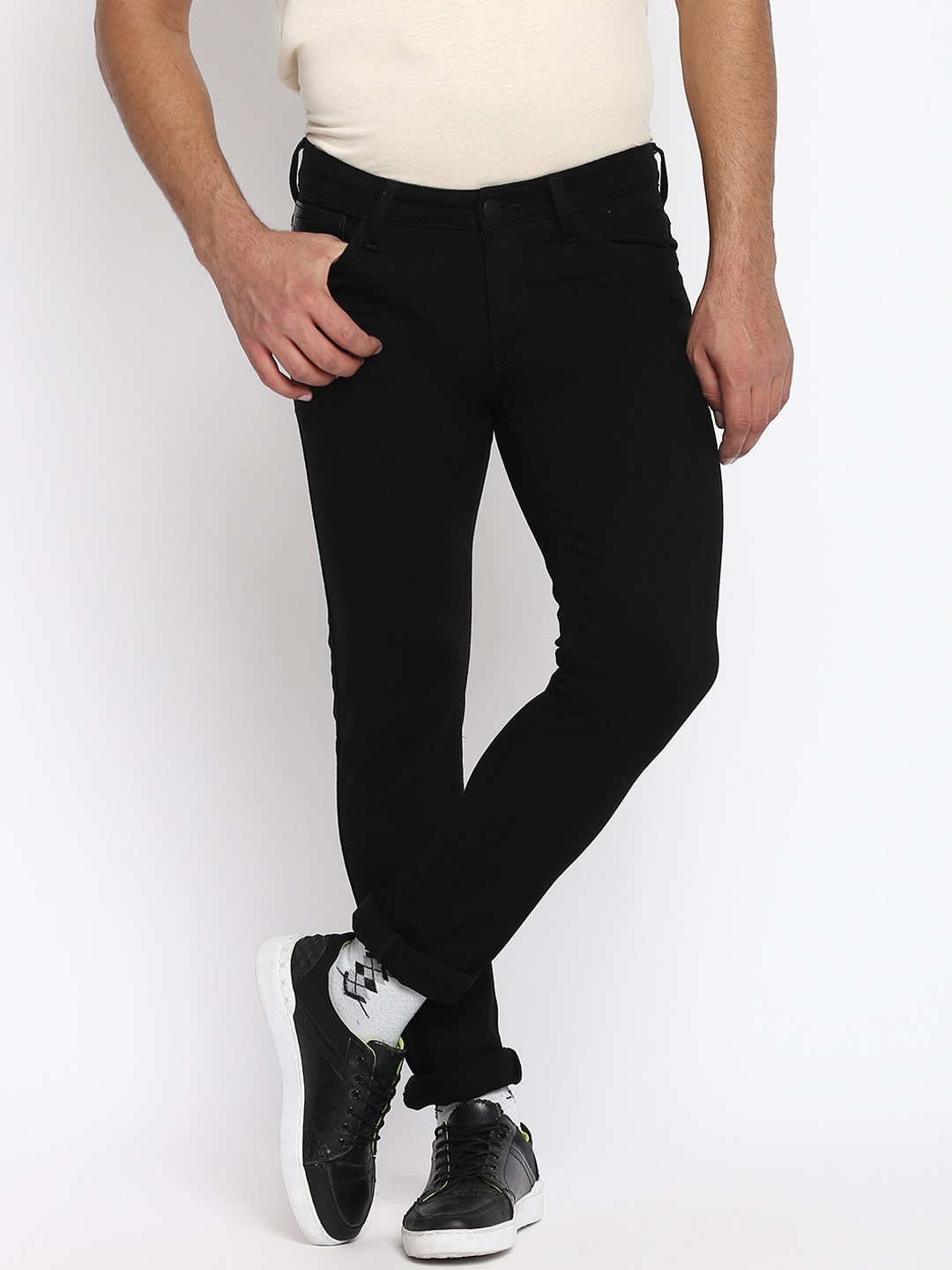 

Wrangler Men Black Vegas Skinny Fit Low-Rise Stretchable Jeans