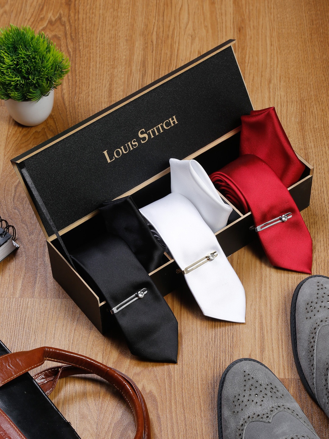 

LOUIS STITCH Men Black & White Italian Silk Accessory Gift Set