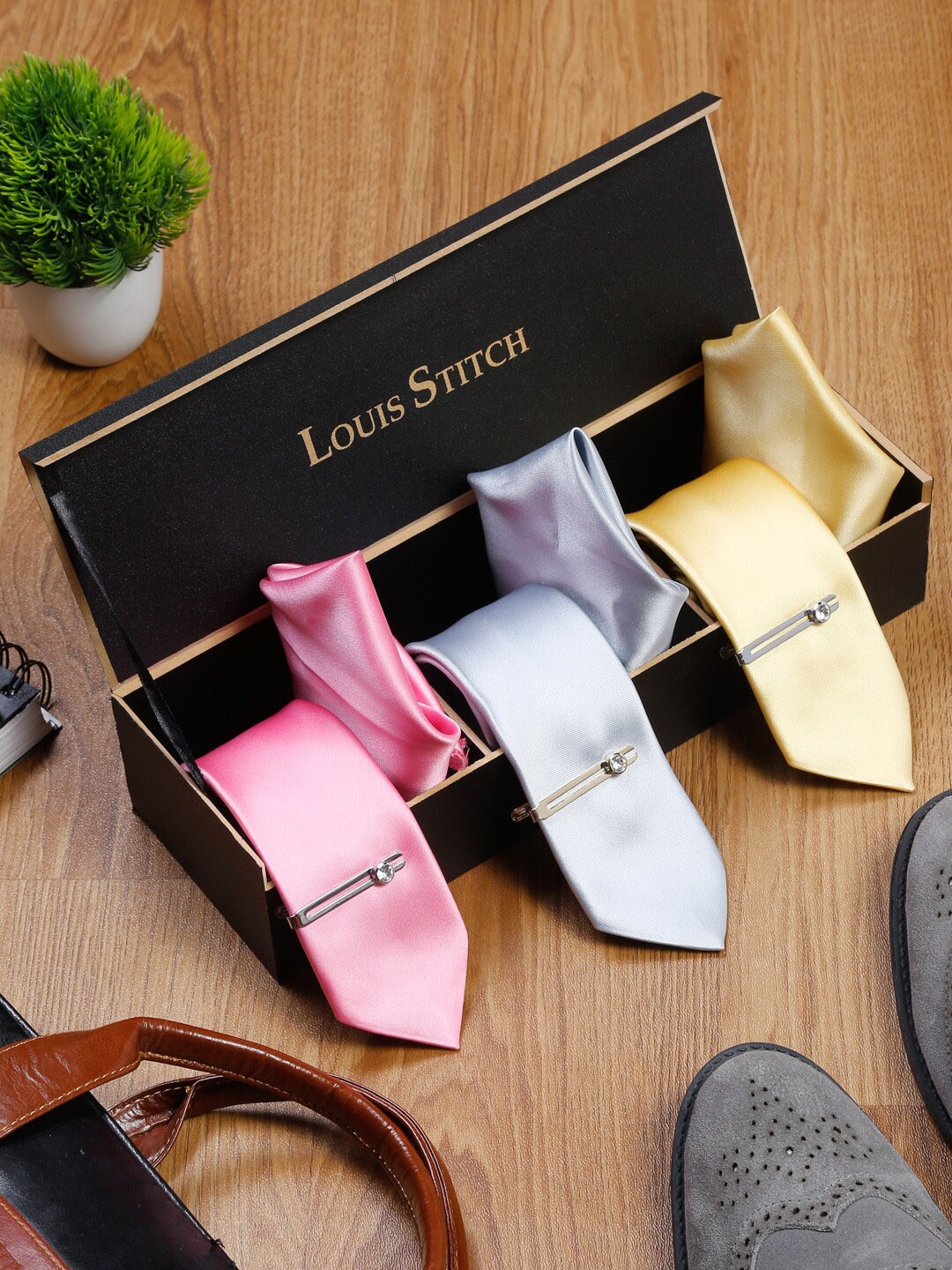 

LOUIS STITCH Men Set of 3 Italian Silk Necktie Combo With Pocket Square & 2 Tie Pins, Pink