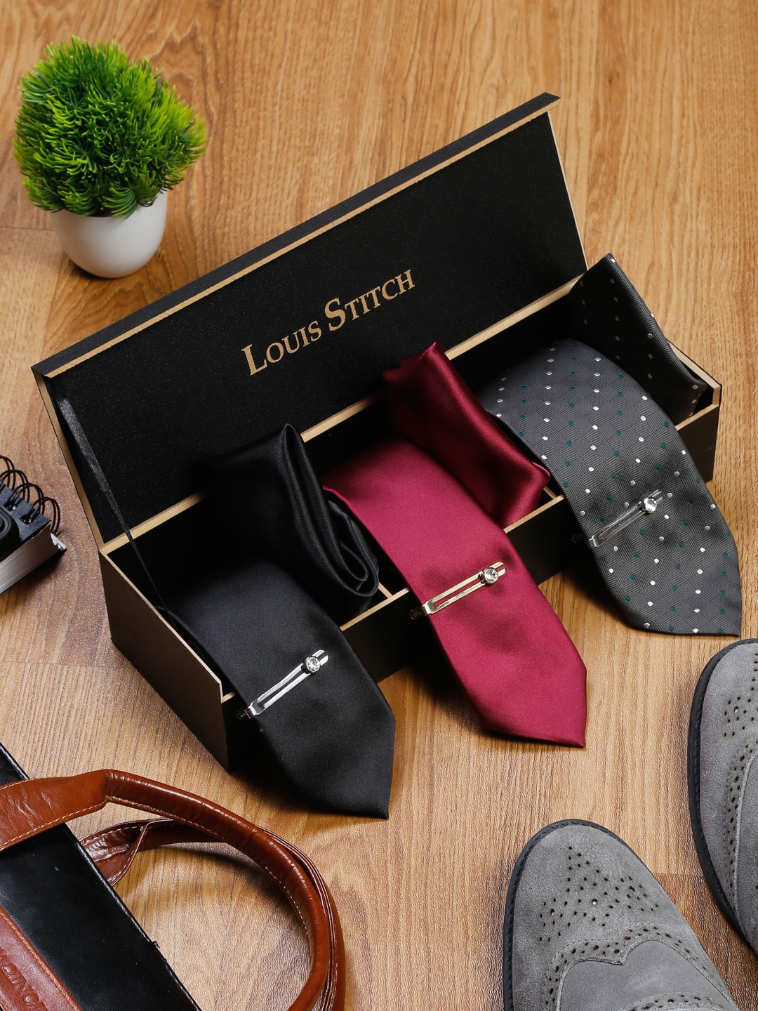 

LOUIS STITCH Black & Red Italian Silk Tie Combo With Pocket Square & Tie Pin