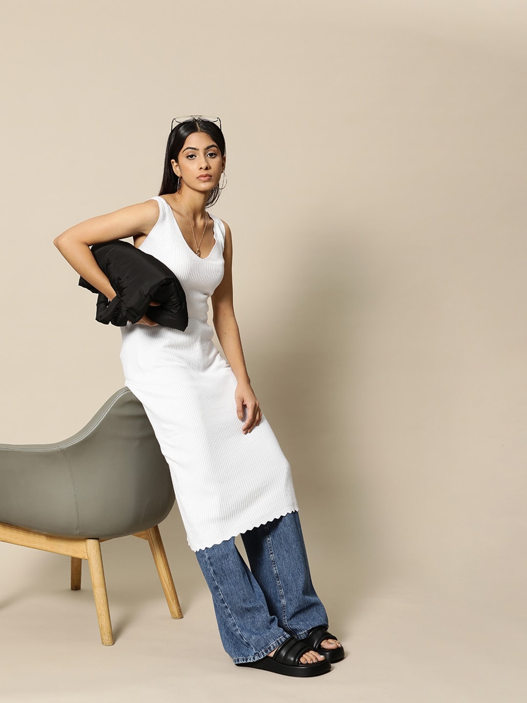 

BOWER White Knitted Sheath Midi Dress