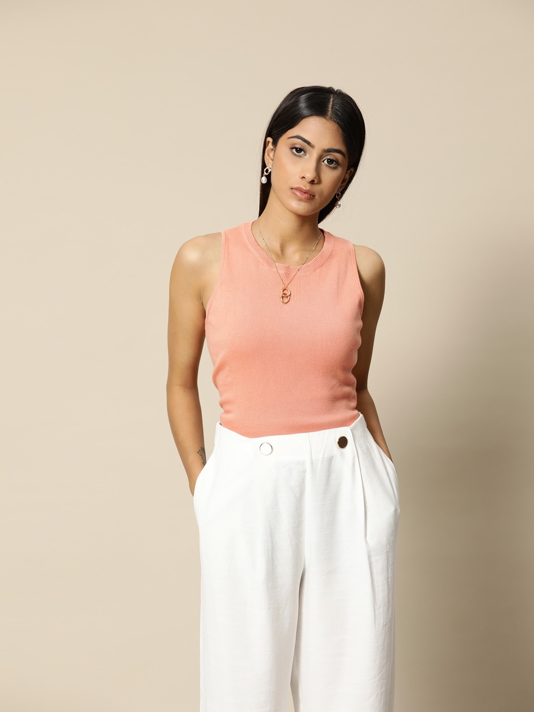 

BOWER Peach-Coloured Solid Knitted Vest