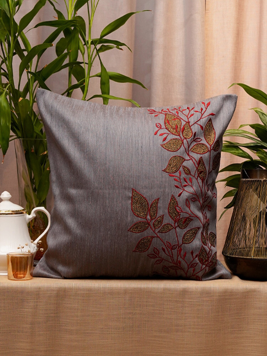 

ZEBA Grey & Red Floral Square Cushion Cover