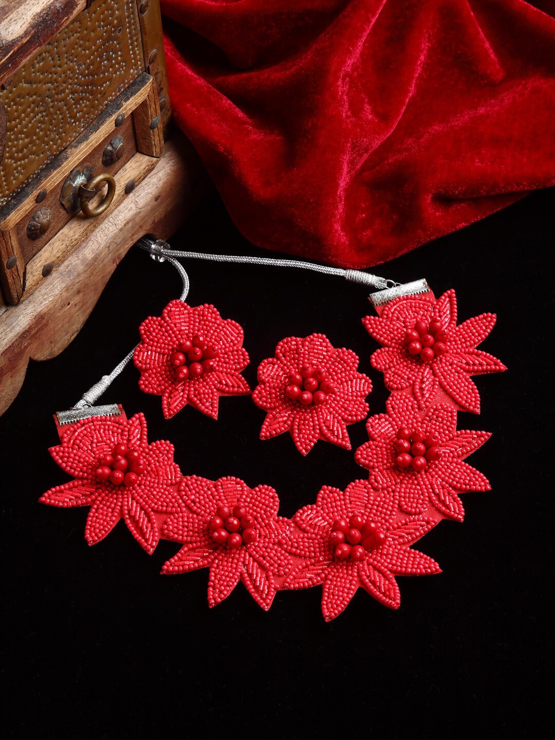 

Sargi Woman Red Floral Design Jewellery Set