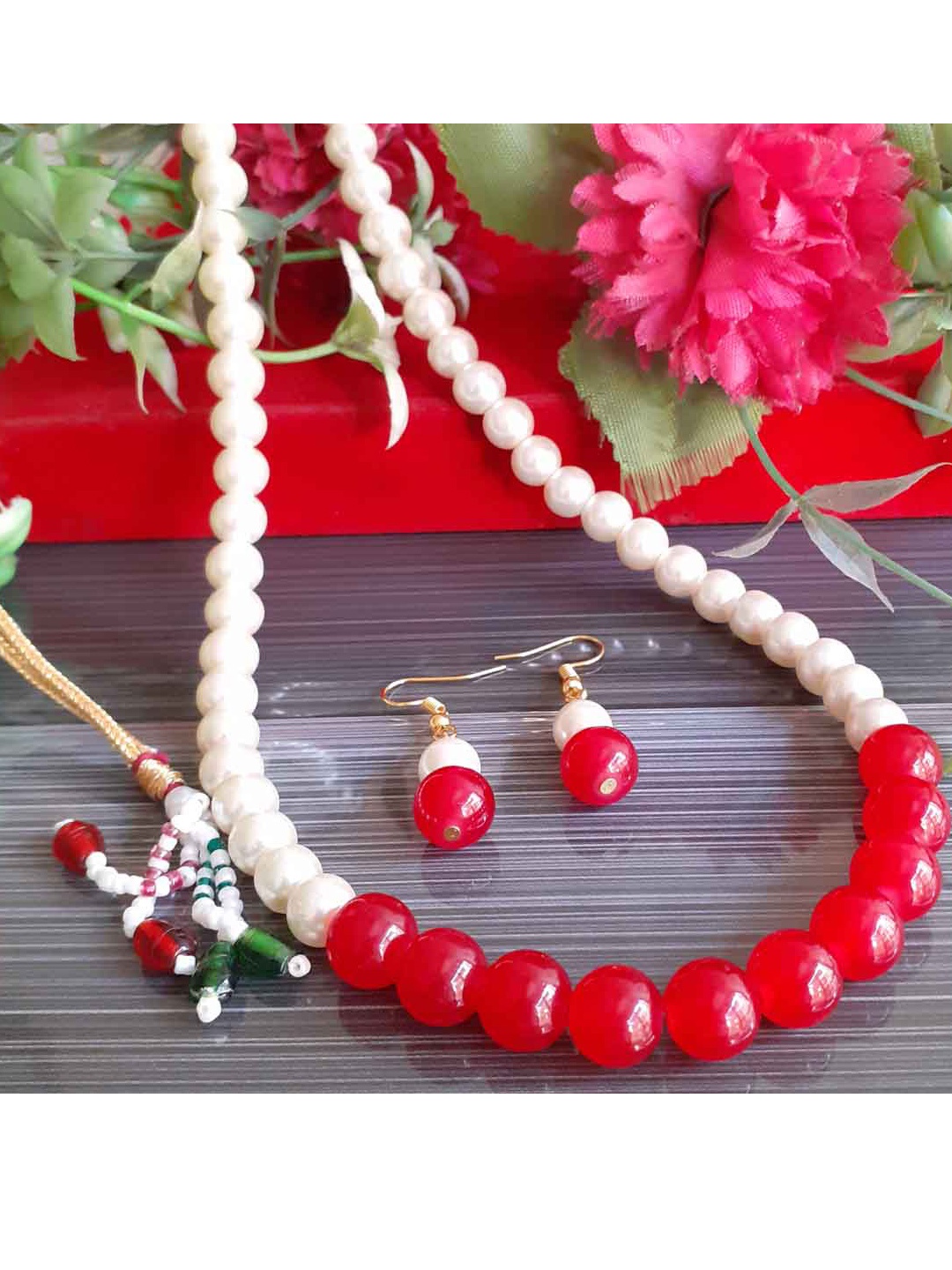 

RICH AND FAMOUS Gold-Plated Red & White Agate Beaded Jewellery Set