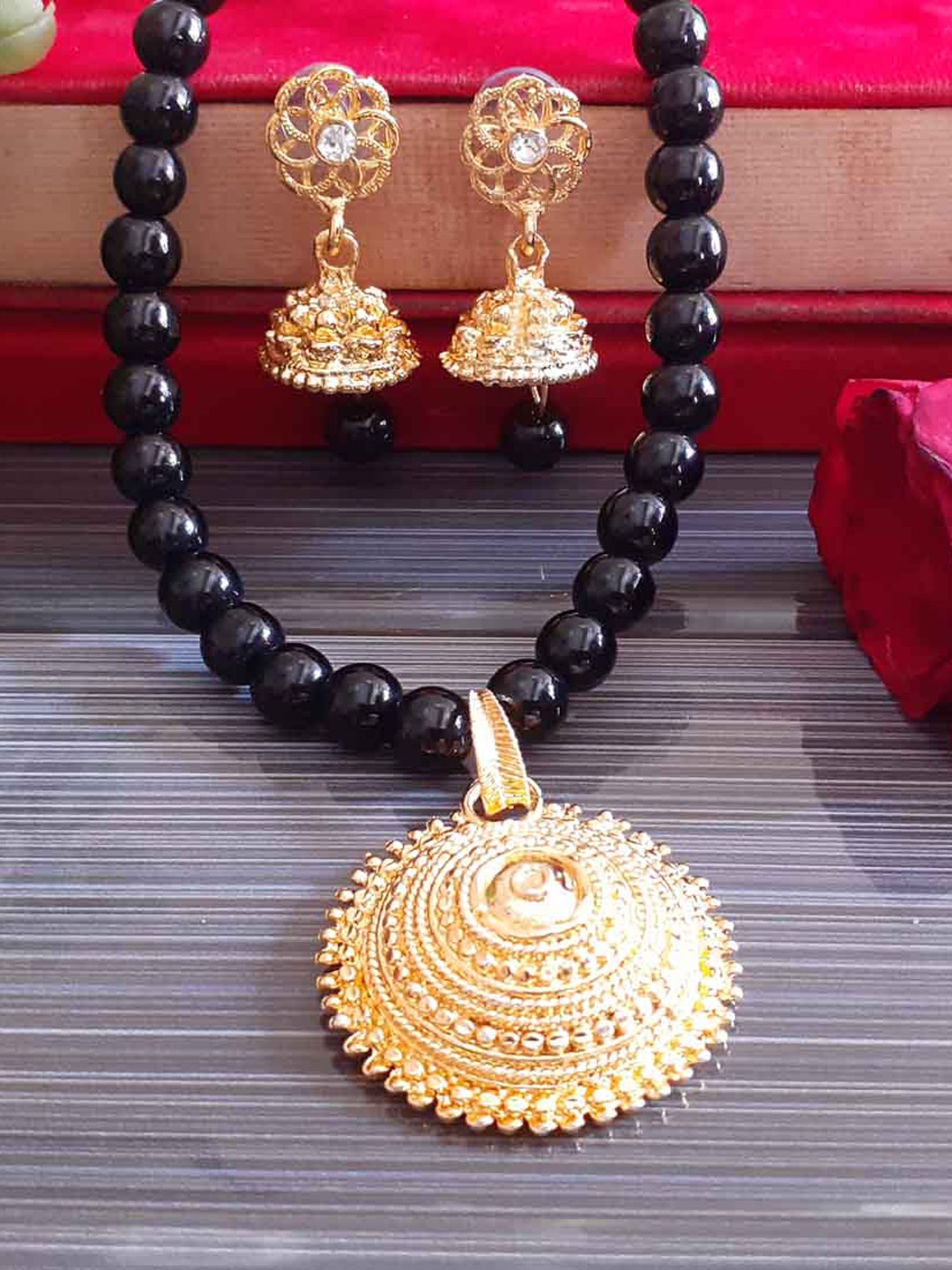 

RICH AND FAMOUS Women Gold & Pearls Brass Necklace Set