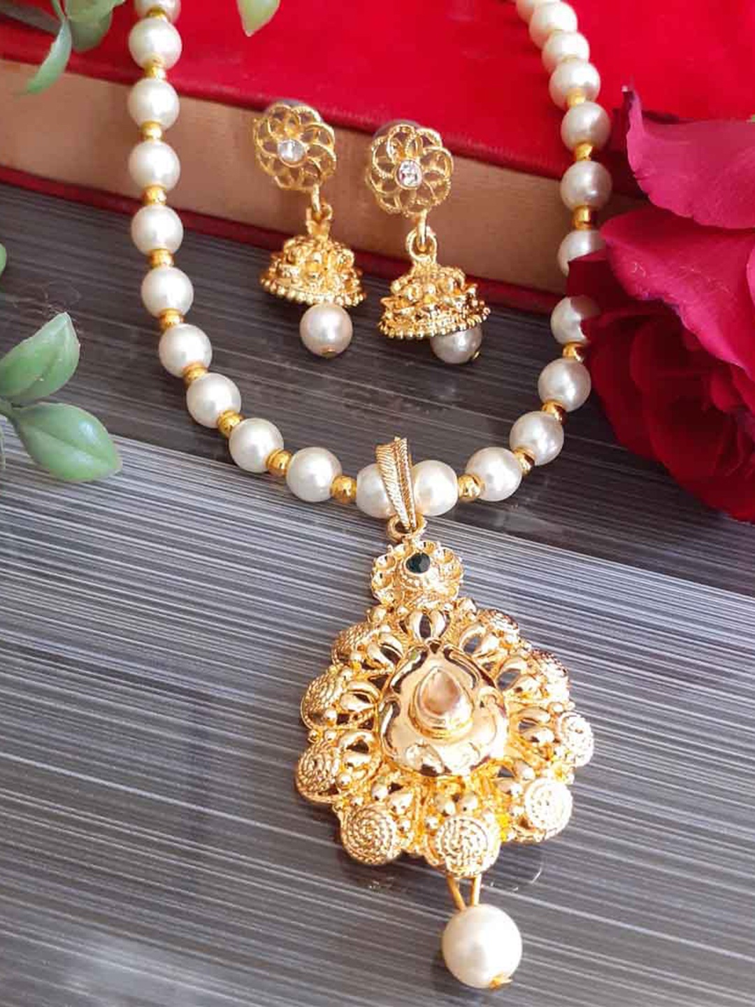 

Rich & Famous Gold-Plated Pearl Beaded Brass Jewellery Set