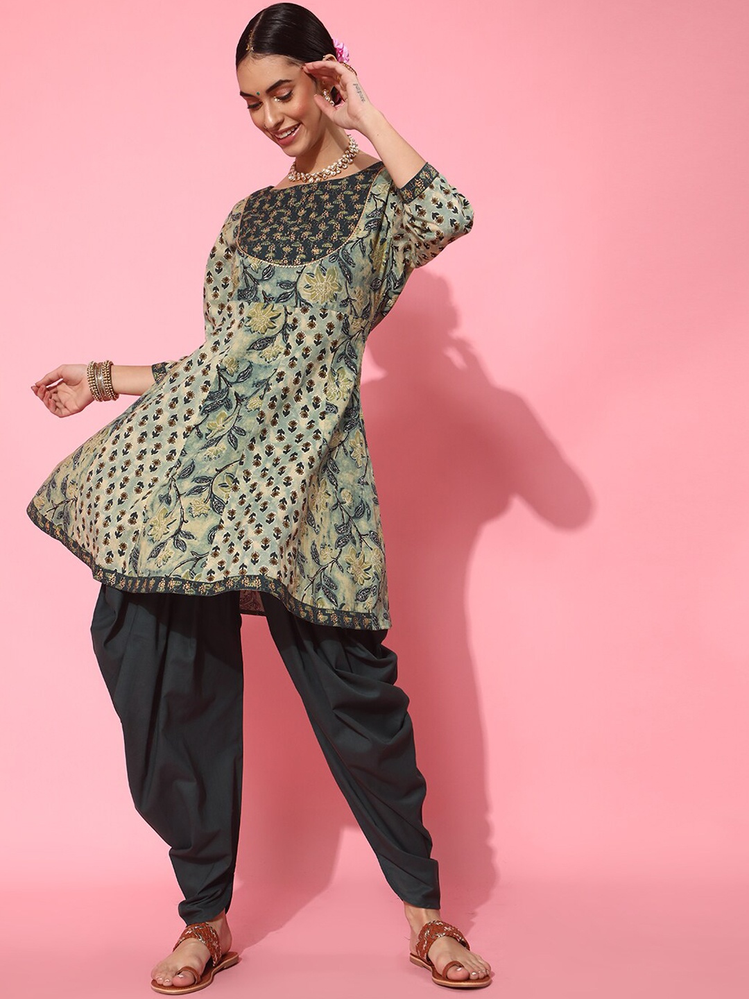 

STREET 9 Ethnic Motifs Pure Cotton Kurta Set, Green