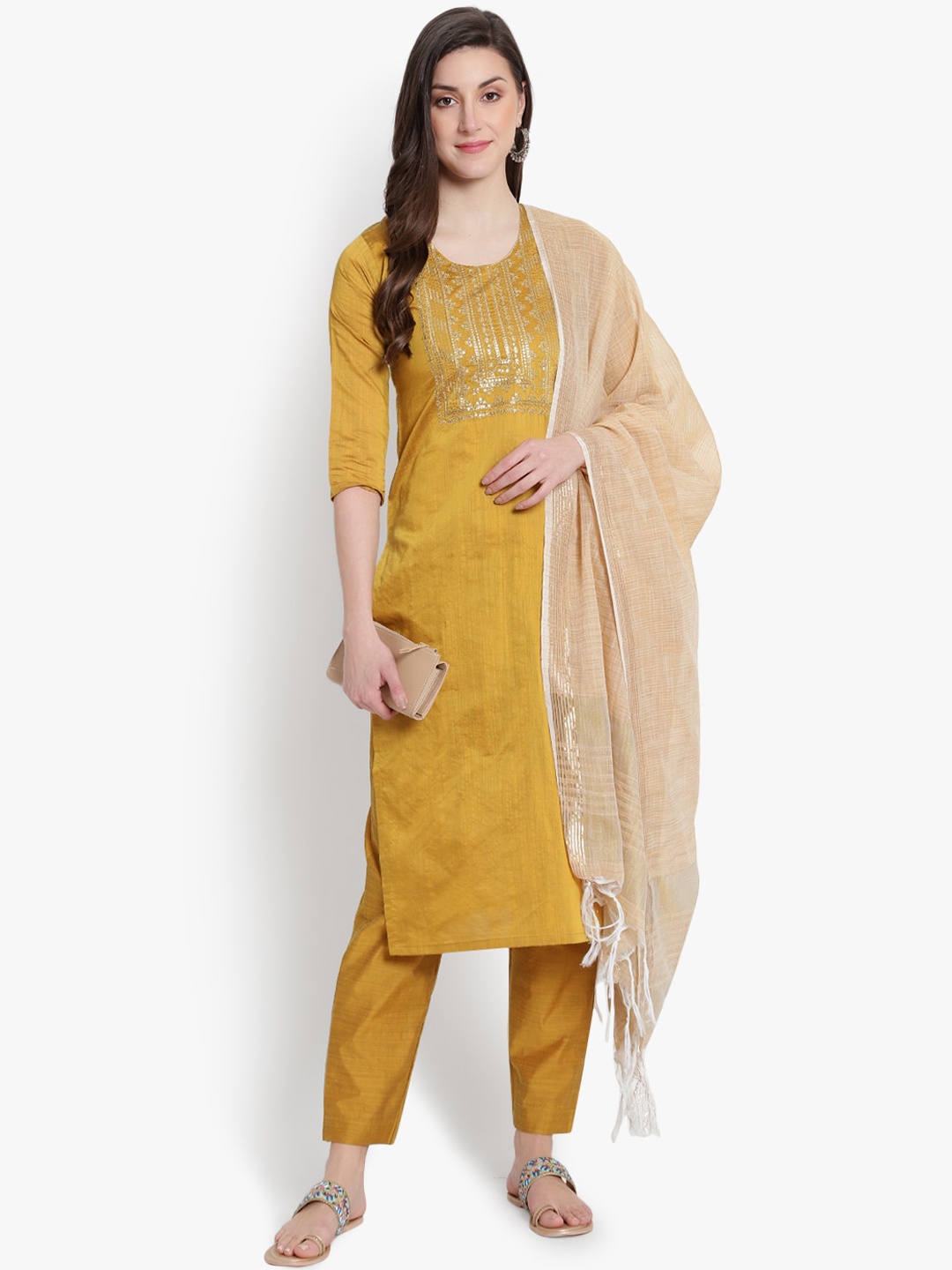 

heemara Women Maroon Floral Sequinned Kurta with Trousers & With Dupatta