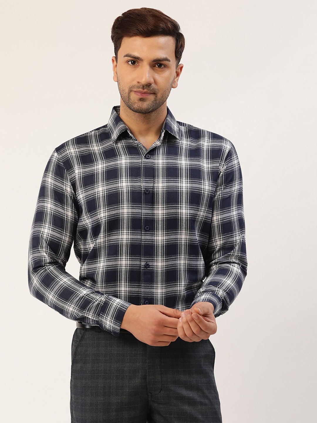 

JAINISH Men Navy Blue Smart Slim Fit Checked Formal Shirt