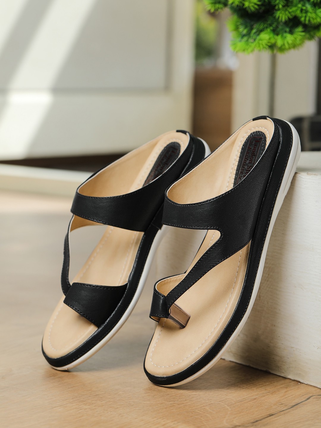 

LONDON STEPS Women Black Ballerinas Flats
