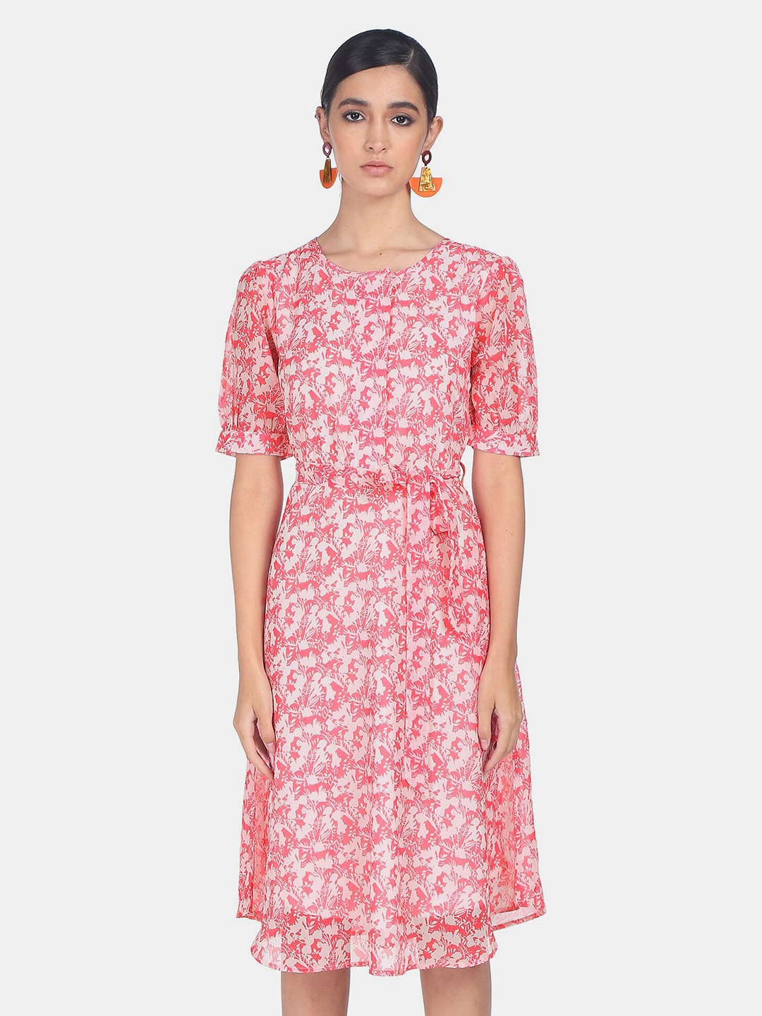 

SHFFL White & Red Floral Dress