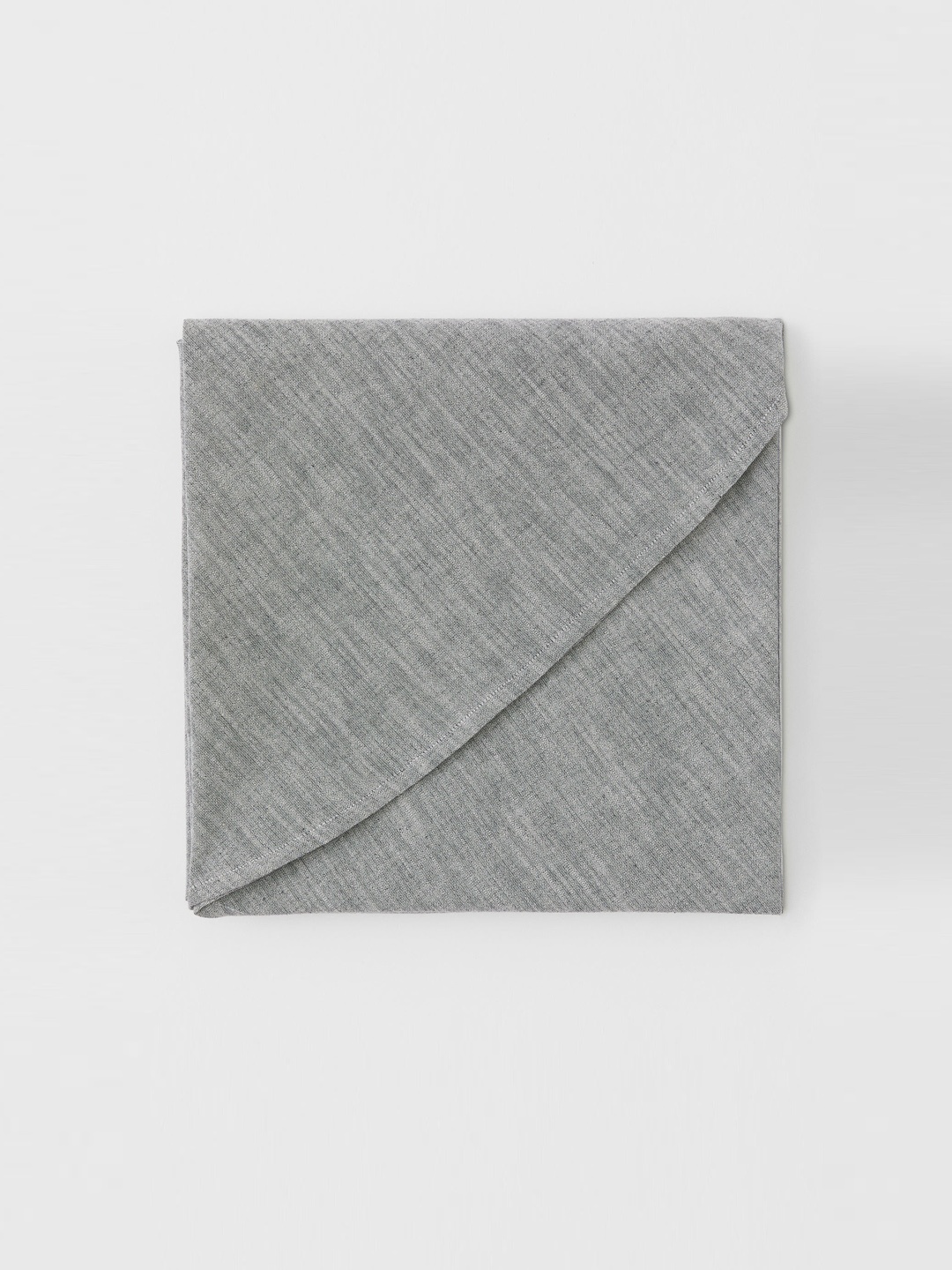 

H&M Grey Solid Round Linen-Blend Tablecloth