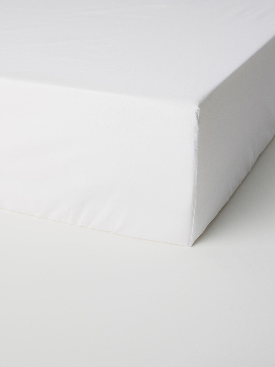 

H&M White Fitted Cotton Sheet