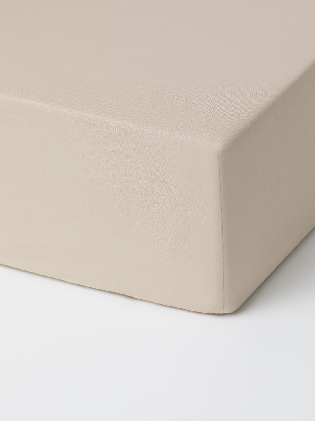 

H&M Beige Solid King Size Fitted Cotton Sheet