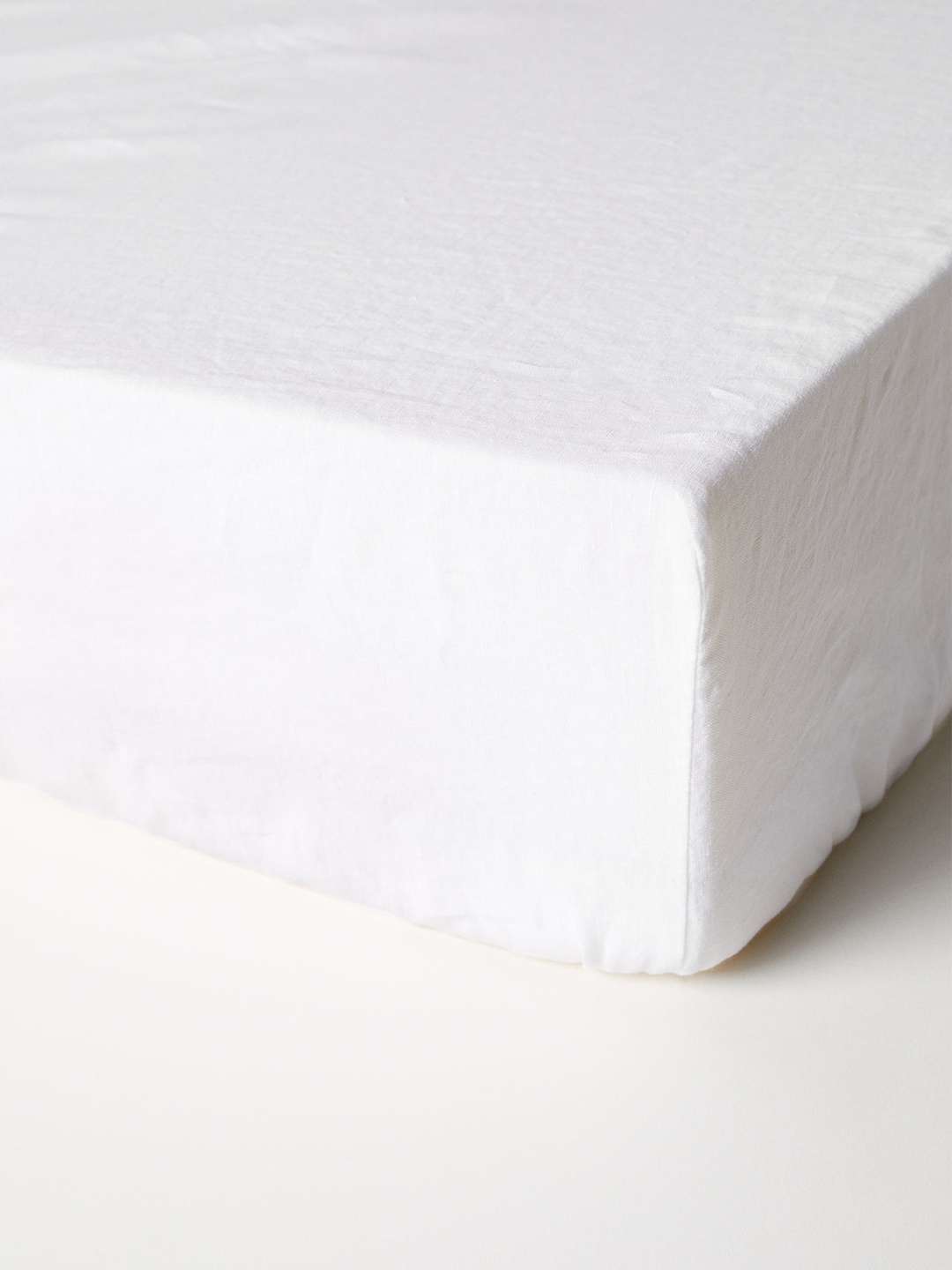 

H&M White Solid Washed Linen Fitted Sheet