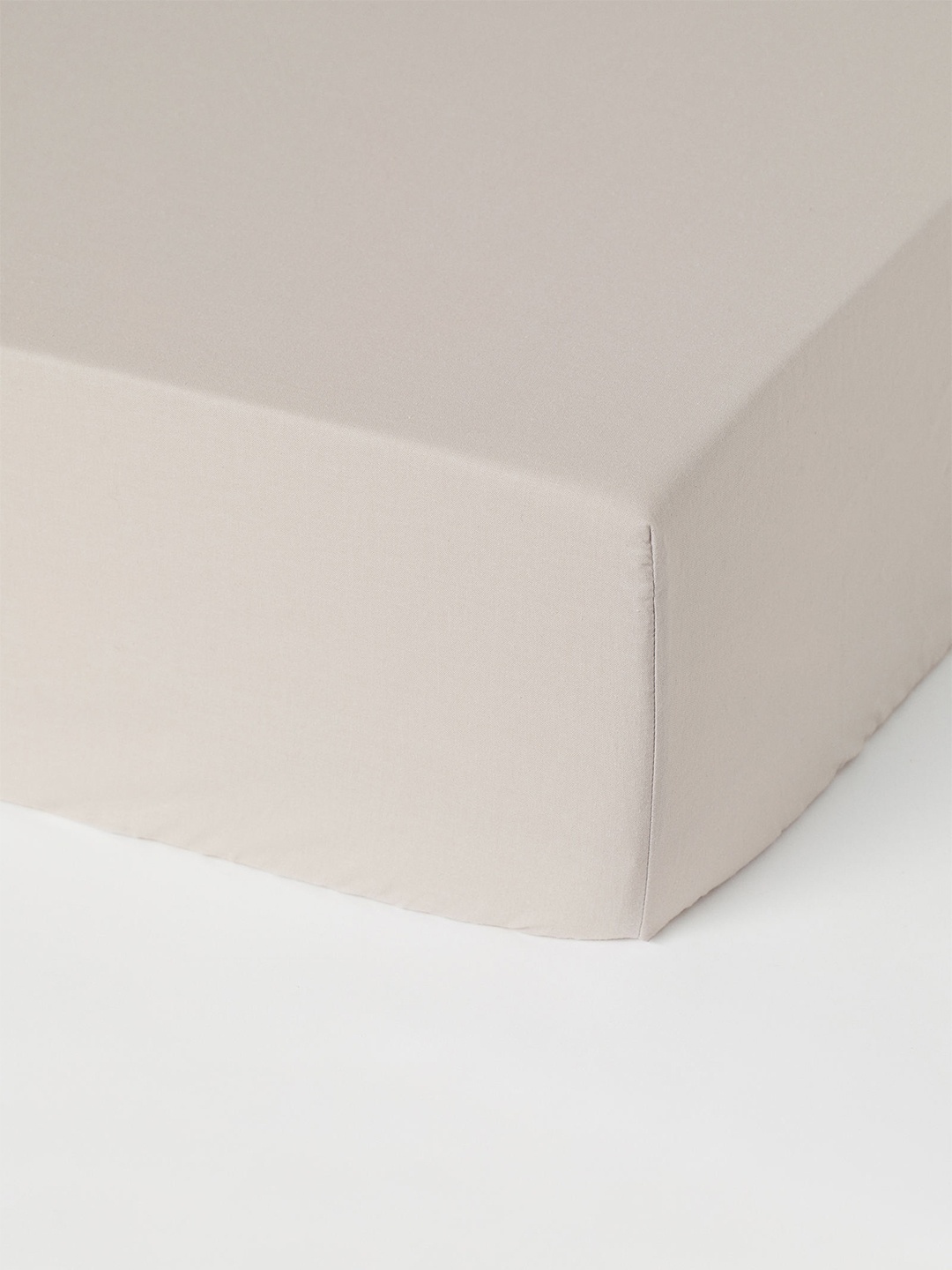 

H&M Beige Fitted cotton sheet
