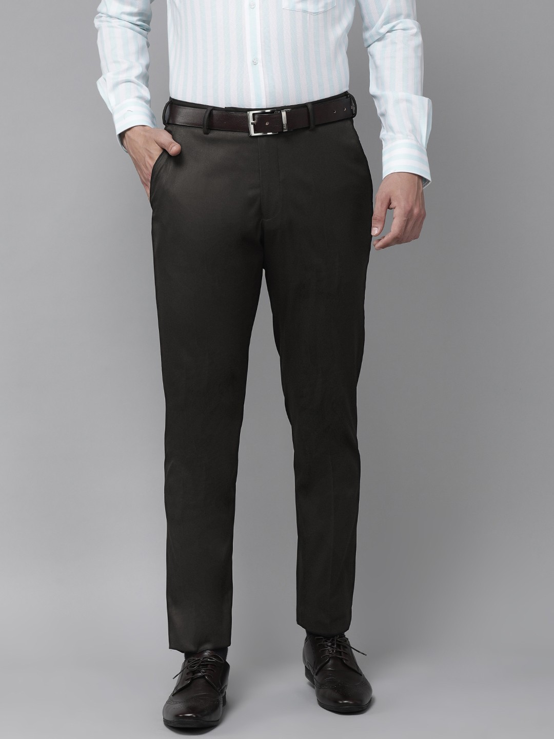 

Park Avenue Men Black Solid Smart Fit Mid Rise Formal Trousers